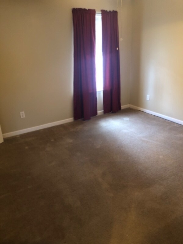 Building Photo - 132 Canton Ct