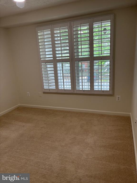 Building Photo - 25905 Ridge Manor Dr