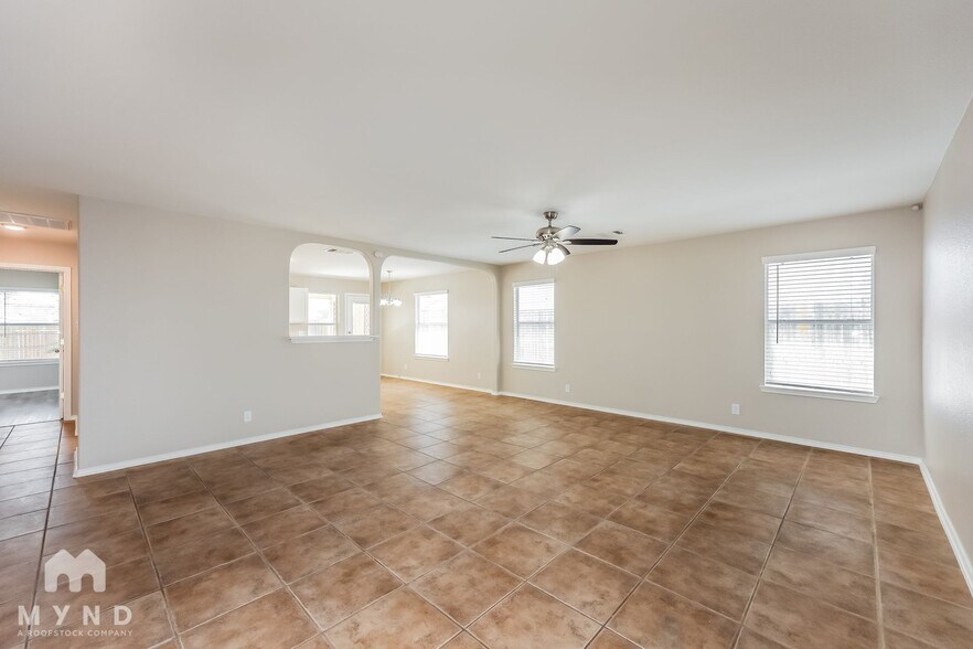 Building Photo - 10210 Briar Rose