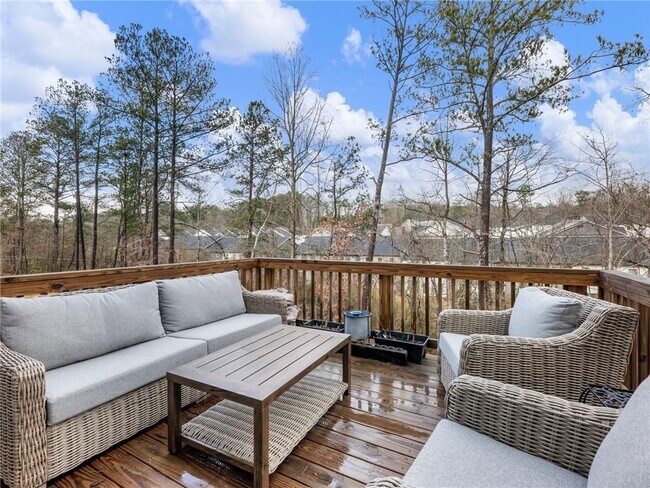 Building Photo - 680 Groover St