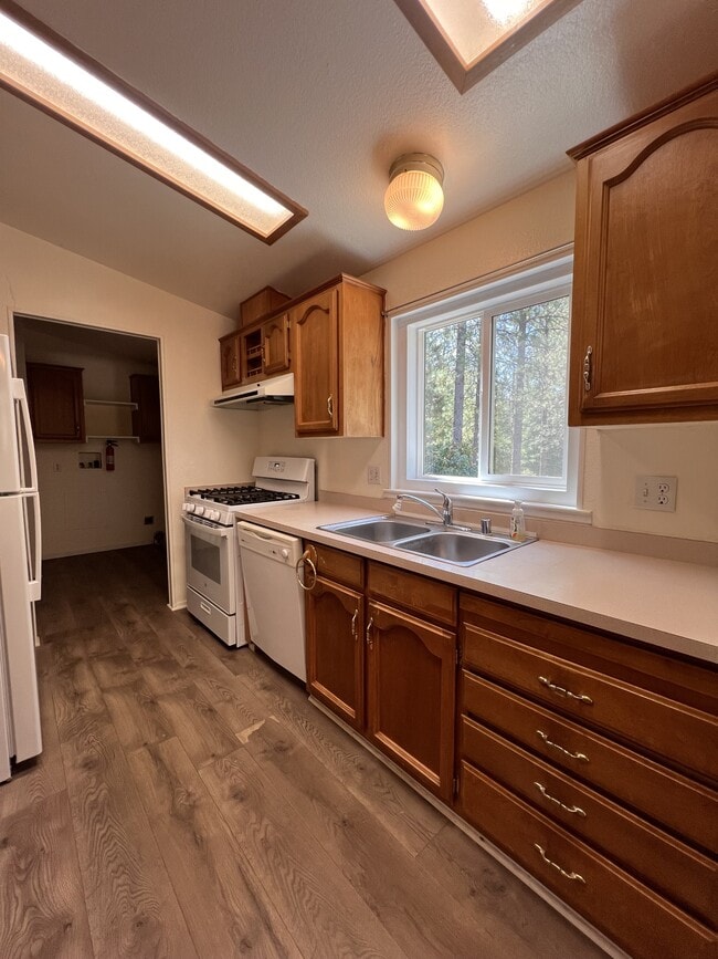 Building Photo - 17093 Cobblestone Ln