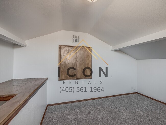 Building Photo - 2021 Brighton Ave