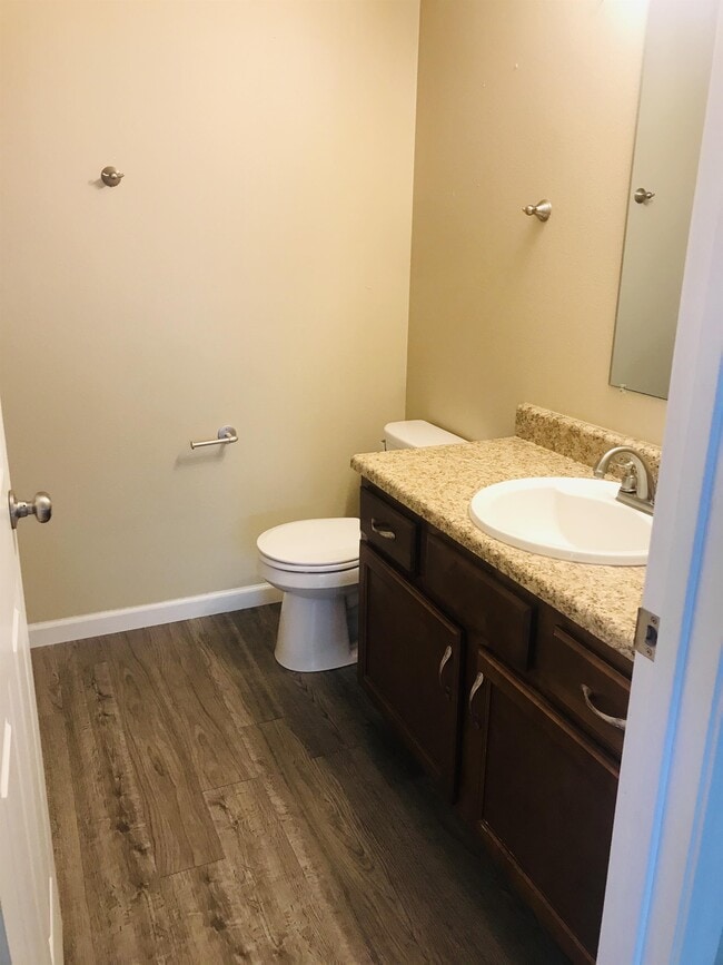 Building Photo - 1515 N Western Ave