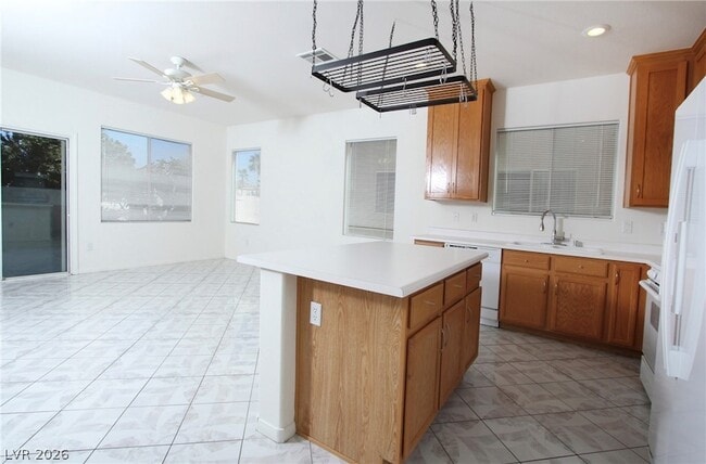 Building Photo - 5830 Willow Trace Ave