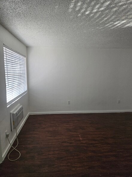 Building Photo - 708 Jackson Ave