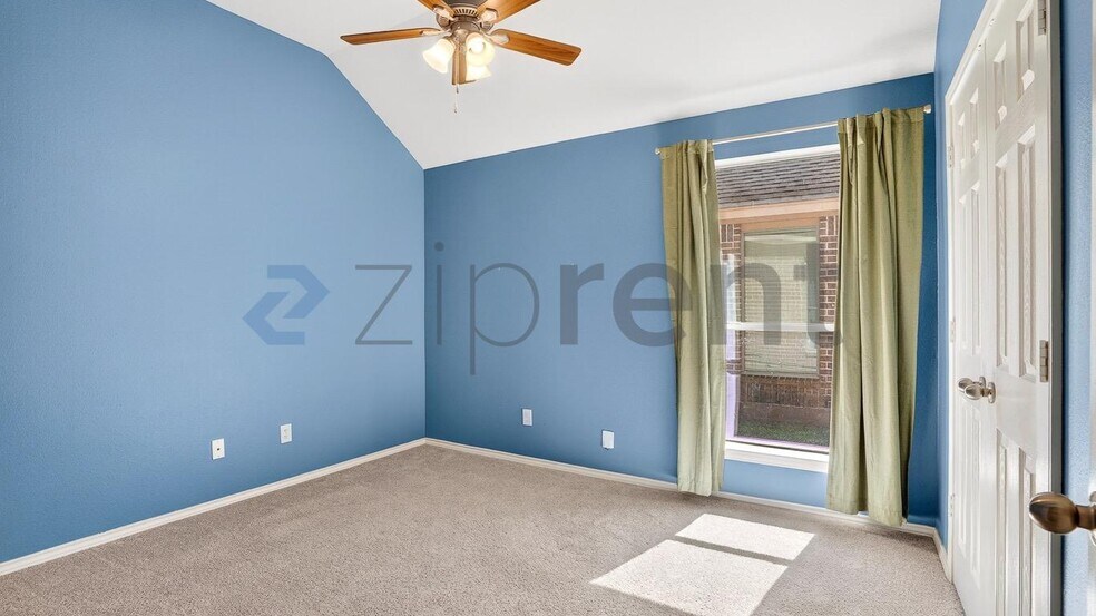 Building Photo - 2607 Diamond River Dr