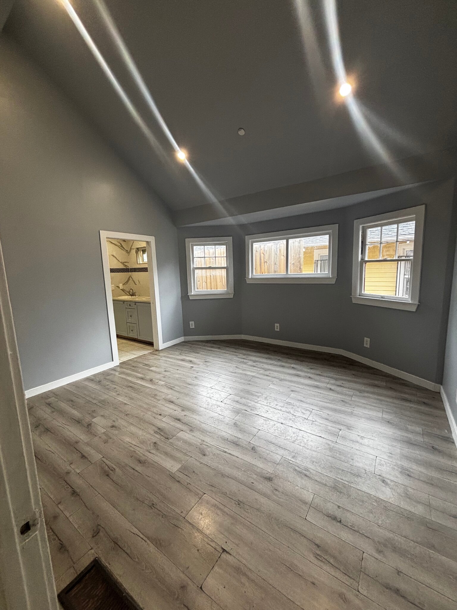 Rm#5 Space - 1726 W 22nd St