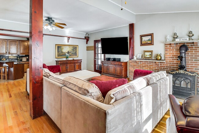 Building Photo - 353 Cherry Lane Rd