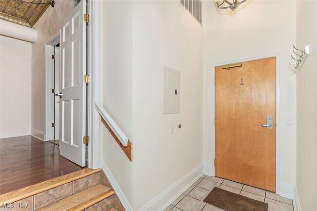 Building Photo - 408 W St Clair Ave