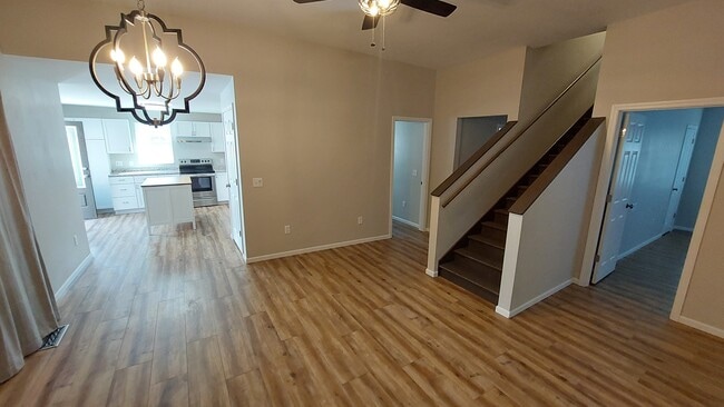 Building Photo - 204 6th Ave