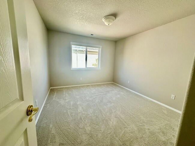 Building Photo - 5 bedroom, swimming pool, Gym, close to OSU