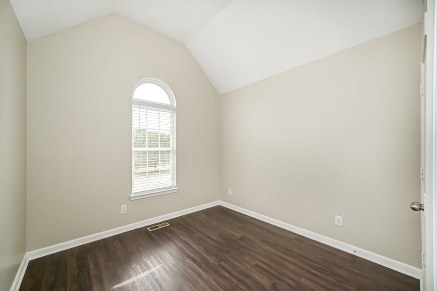 Building Photo - 604 Parrish Wood