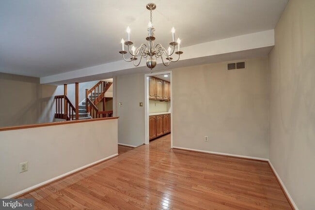 Building Photo - 71 Amity Dr