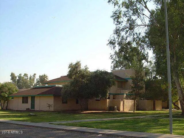 Building Photo - MOVE IN READY!!! TOWNHOME!! 2 BEDROOMS 2.5...
