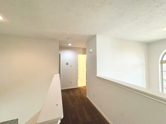 Building Photo - 3722 Pantano Ct