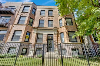 Building Photo - 3738 N Wilton Ave