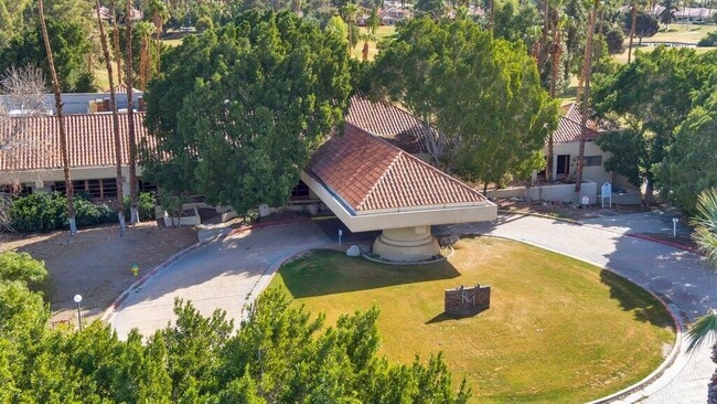 Building Photo - 147 Kavenish Dr