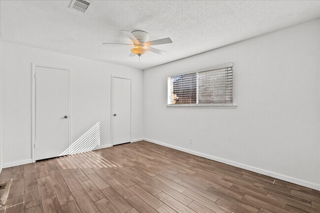 Building Photo - 3705 Misty Cove Ct