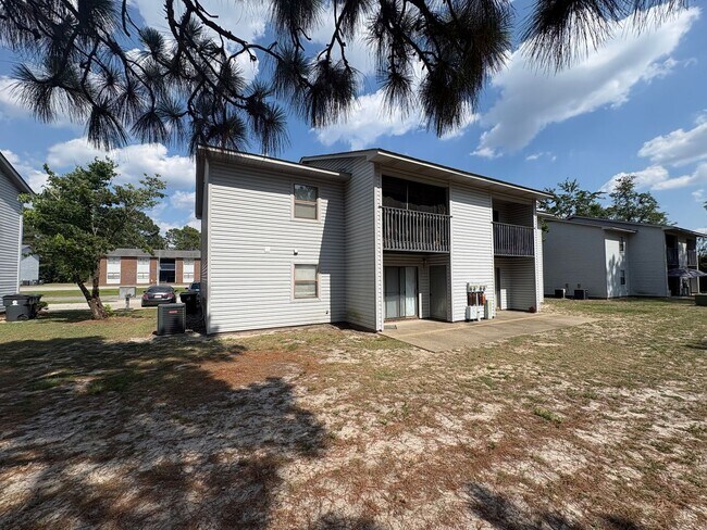 Building Photo - 5925 Labonte Dr