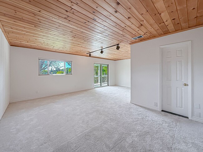 Building Photo - Upgraded Calabasas 4BR w/pool + spa, views + solar panels!