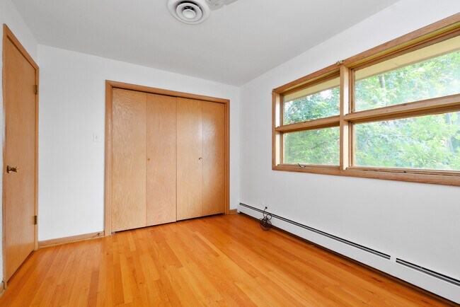 Building Photo - 6238 W 63rd St