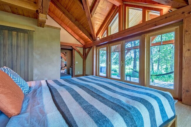 Building Photo - 10570 Rammell Mountain Rd