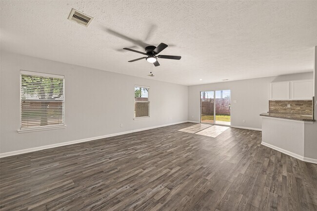 Building Photo - 7130 Cypress Pr Dr