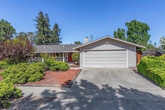 Building Photo - Terrific Sunnyvale Home