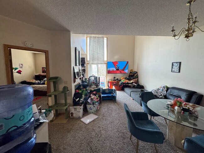 Building Photo - High Ceilings Townhouse Retreat: Spacious 2-Bed, 2-Bath Gem in Woodbury!