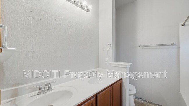 Building Photo - 3414 Zachary St