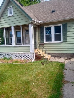 Primary Photo - 62 Manatee Ave