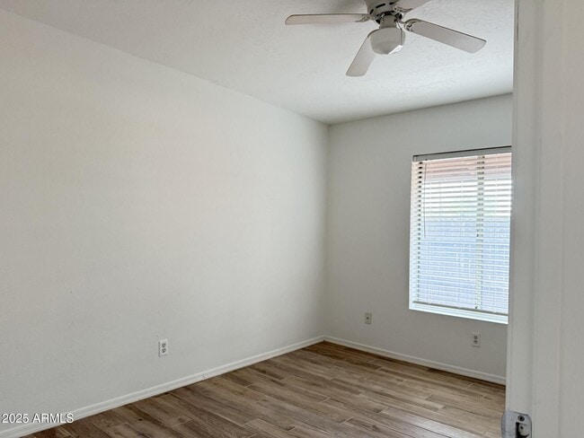 Building Photo - 629 N Mesa Dr