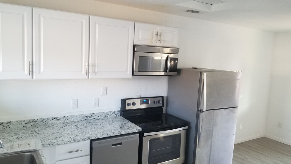 Building Photo - 8069 Darryl St