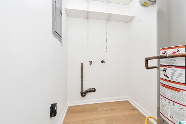 Building Photo - 2842 Brooklane Dr