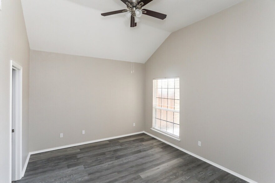 Building Photo - 1329 Planters Rd