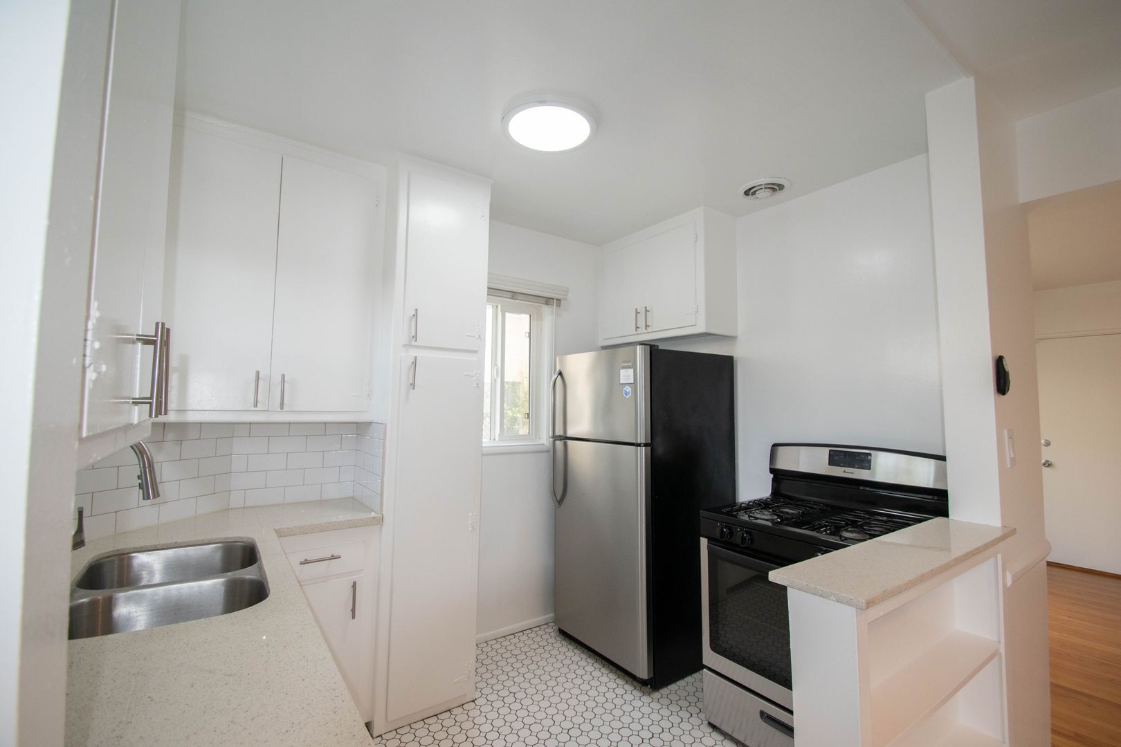 Building Photo - 823 Orange Grv Ave