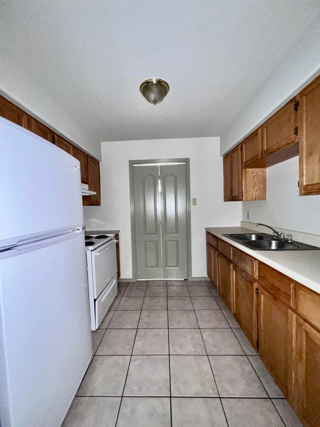 Building Photo - 507 Shiloh Dr