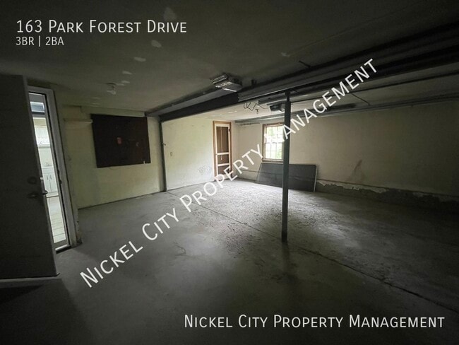Building Photo - 163 Park Forest Dr
