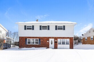 Building Photo - Spacious 4-Bedroom Home in Cincinnati, OH