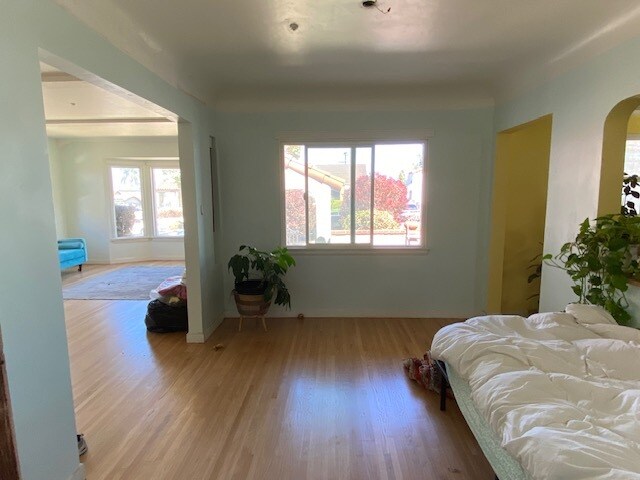 dinning room - 9231 S Harvard Blvd