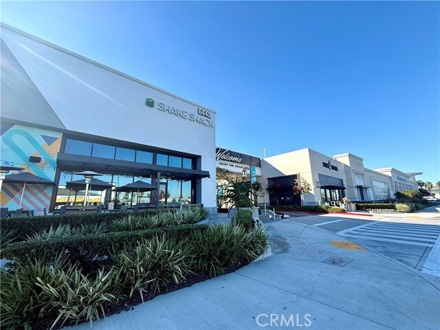 Building Photo - 9116 Marina Pacifica Dr N