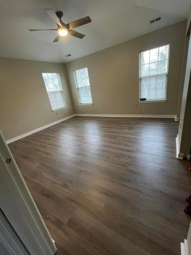 Building Photo - 821 Palomino Ln