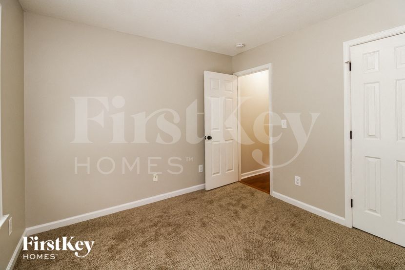 Building Photo - 12 Montford Ct