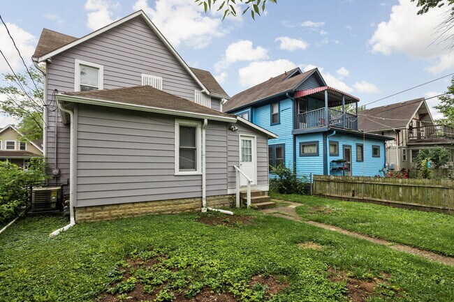 Building Photo - 418 N Drexel Ave
