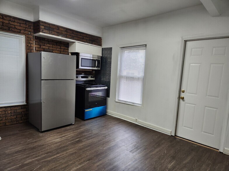 Building Photo - 1513 Blair Ave