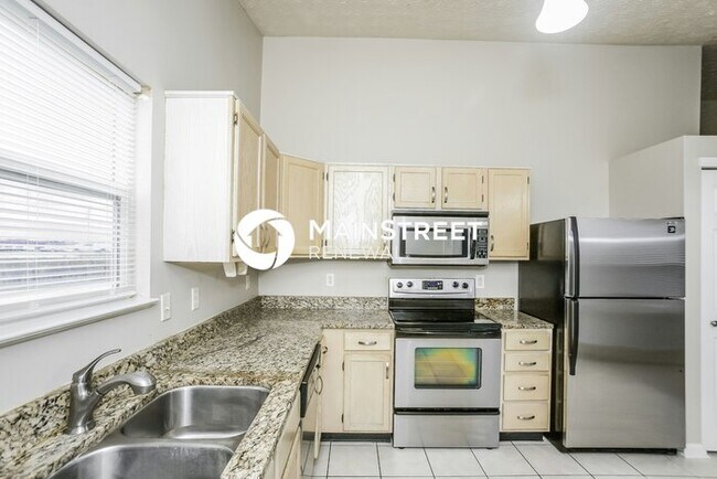 Building Photo - 3 Bedroom Pet-Friendly Home in Brownsburg, IN with Main Street Renewal