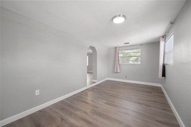 Building Photo - 605 S Disston Ave