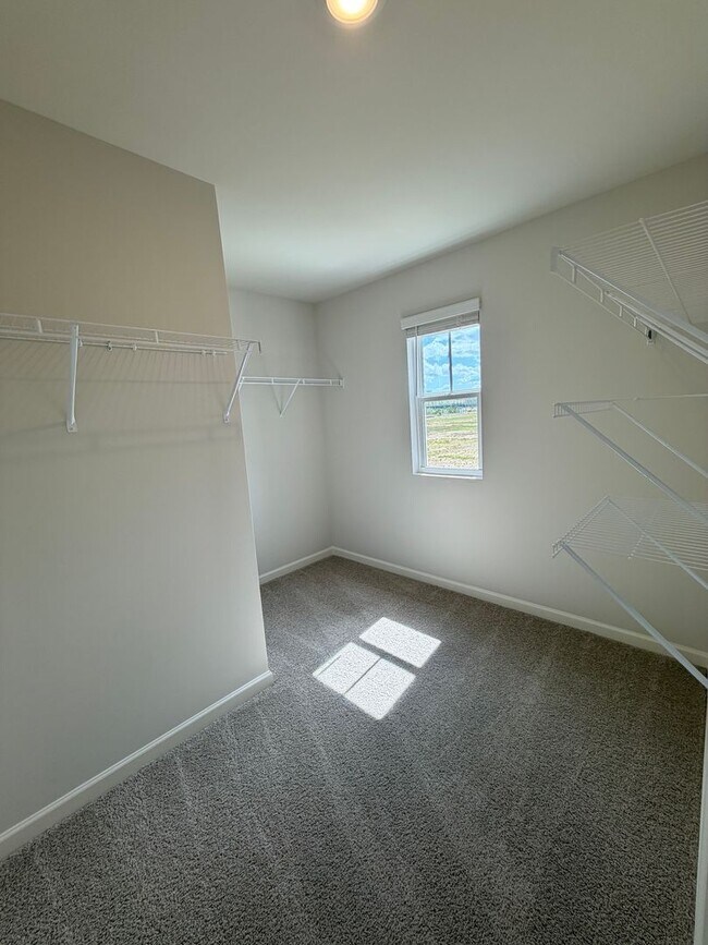 Building Photo - Brand New 5/3 House in Armuchee- $2,195