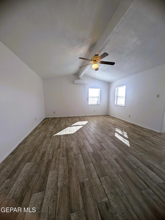 Building Photo - 5804 Pickerel Dr