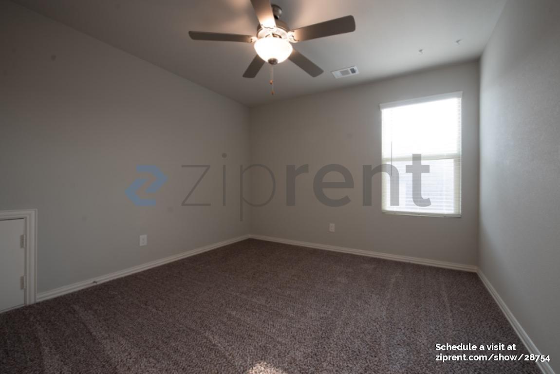 Building Photo - Unit